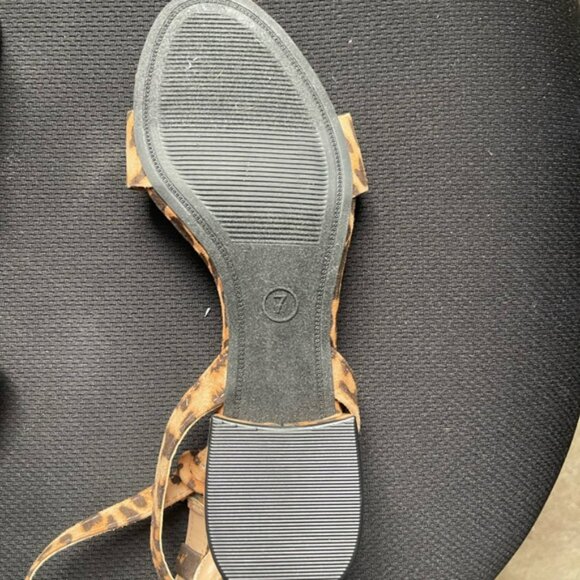 Leopard Print Open-Toed Heels 👠 🐆 - Picture 4 of 10